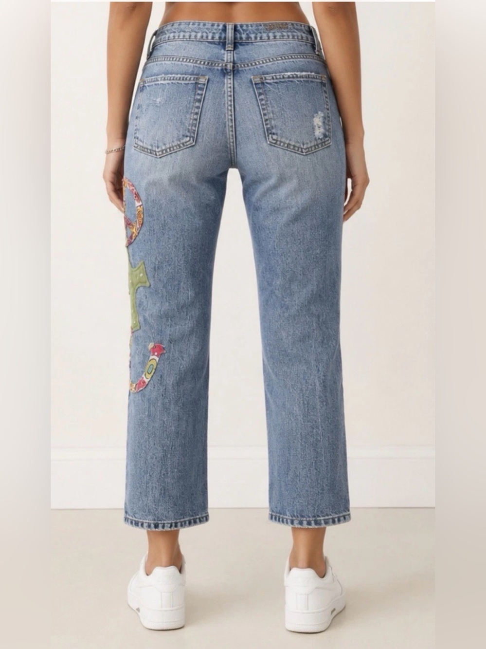 Revolt Women’s Cropped Distressed Jeans Peace Cross Horseshoe Applique Size 9. - Picture 2 of 8